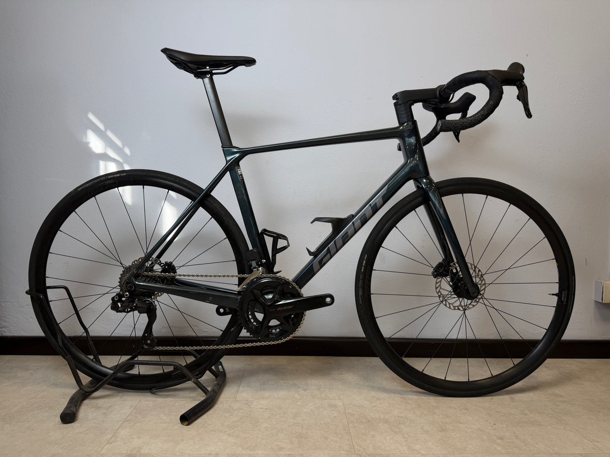 Giant TCR Advanced 1 KOM 2025