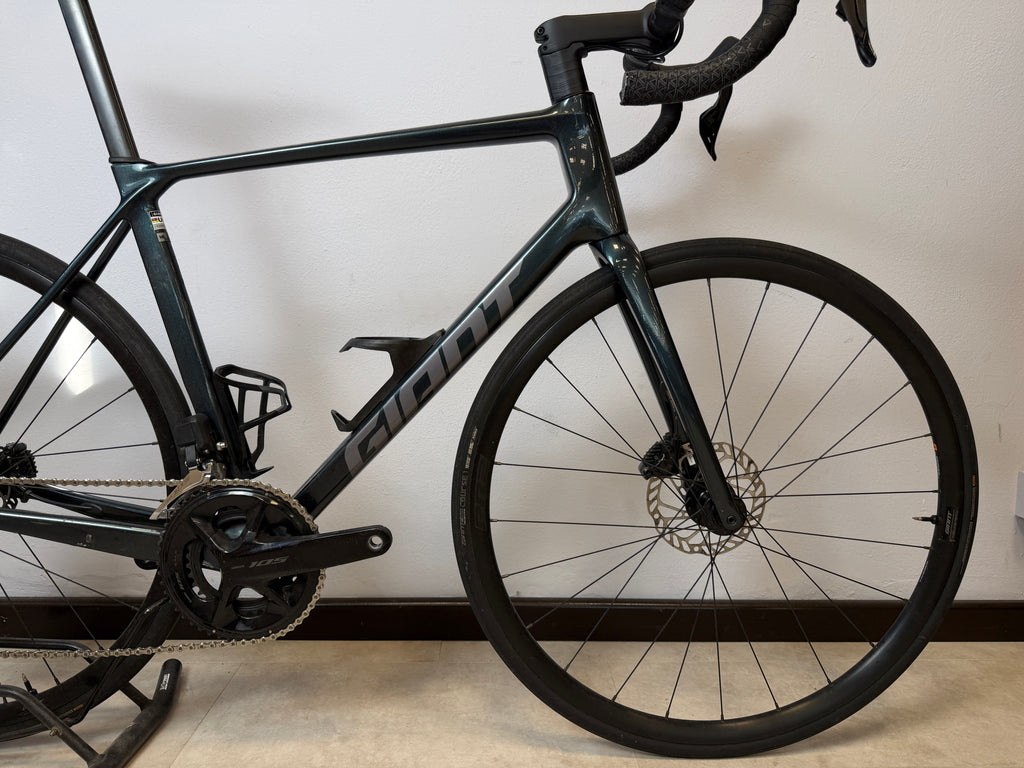 Giant TCR Advanced 1 KOM 2025