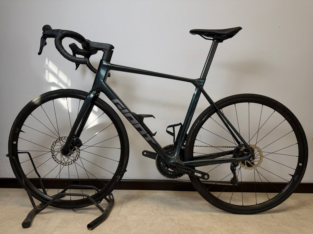 Giant TCR Advanced 1 KOM 2025