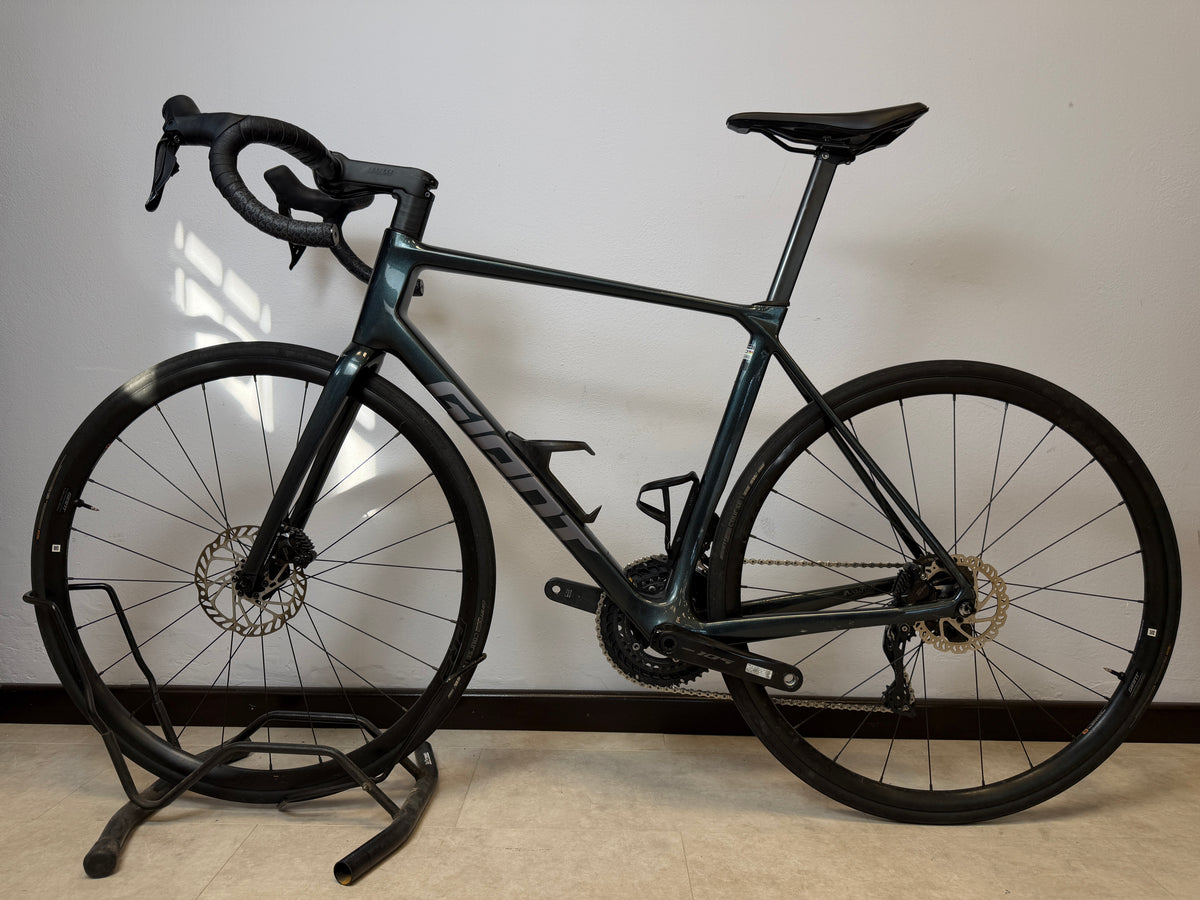 Giant TCR Advanced 1 KOM 2025