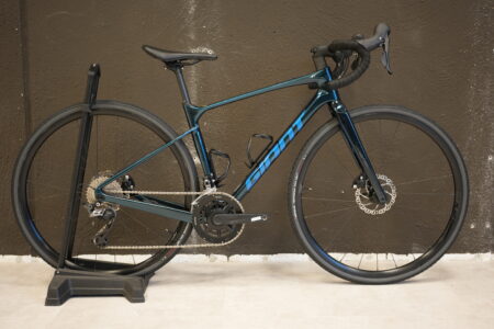 Giant Revolt Advanced 2 2022 tg. XS